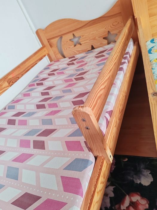 2 łóżka dziecię 140x70 z materacem w dobrym stanie