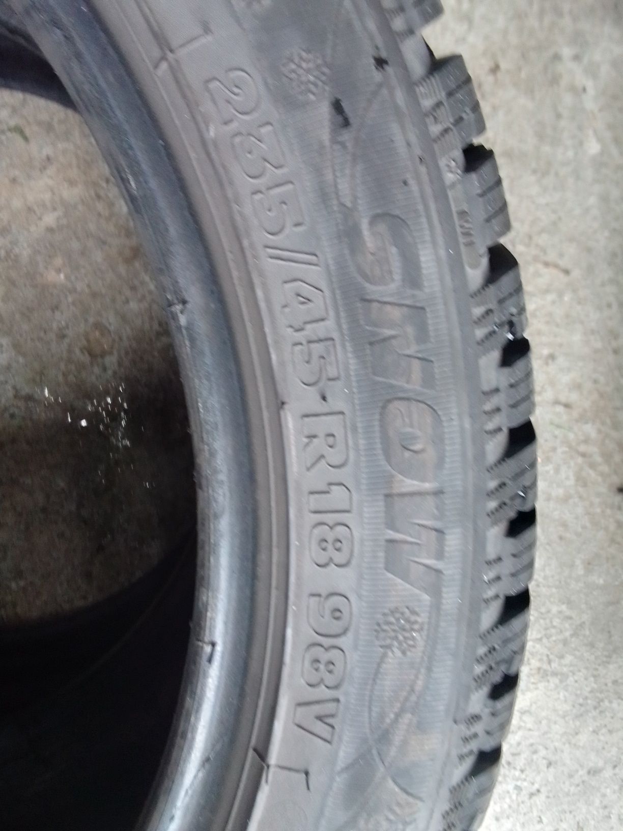 2 Opony zimowe 235/45r18 KORMORAN 2021r 7mm