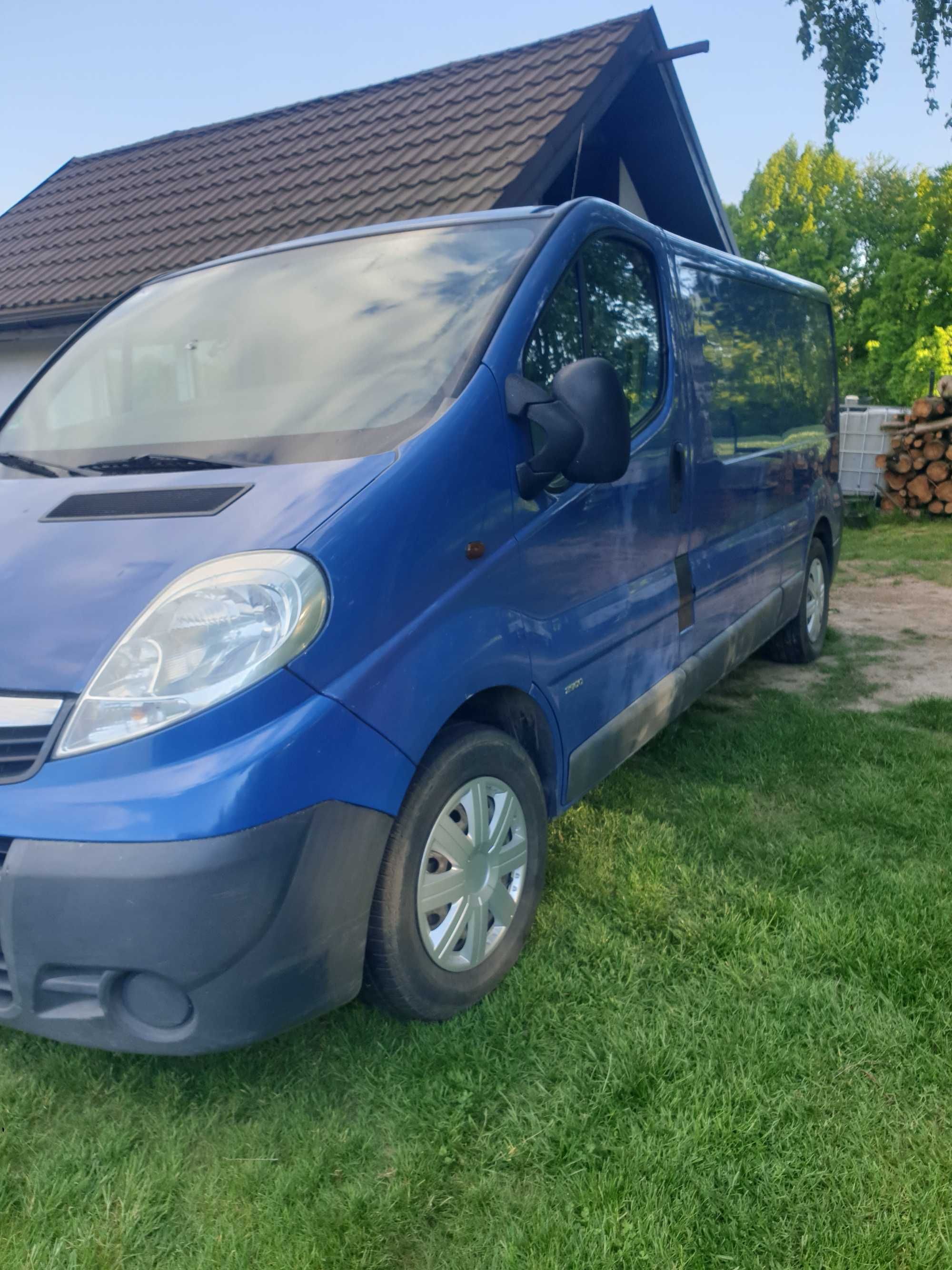 Opel Vivaro 2,5 d L2 140KM hak, po naprawie silnika  po przeglądzie