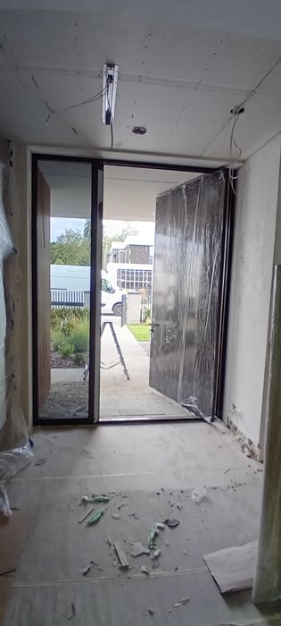 Montaż drzwi zewnętrznych wewnętrznych