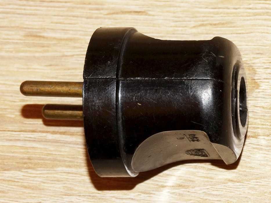 Wtyk wtyczka sieciowa bakelitowa RWT A-4, 6 A / 250 V RETRO PRL