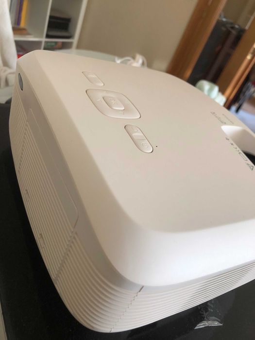 Projetor PRIXTON Picasso Wi-Fi — 9000 lúmens, Full HD (1920×1080)