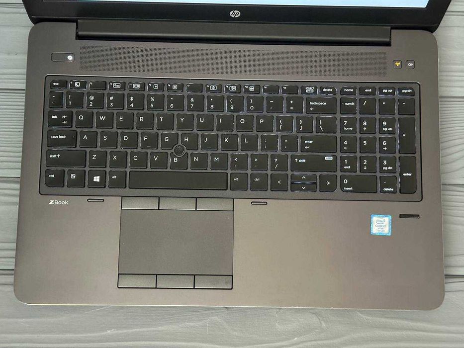 HP Zbook G4  | i7-7820HQ  | 16 GB x 512 SSD