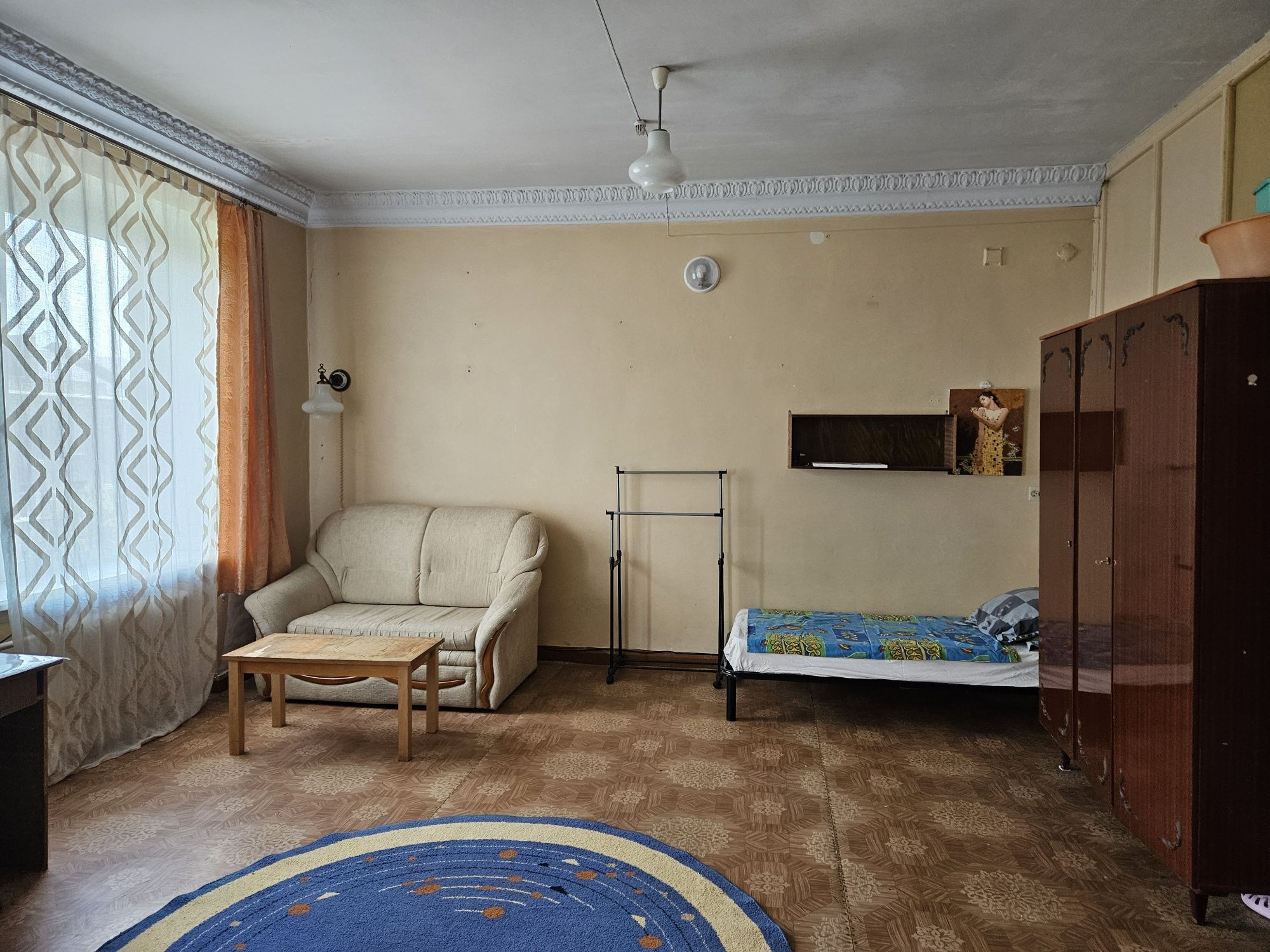 Здам кімнату 32м у гуртожитку на Сталеварів