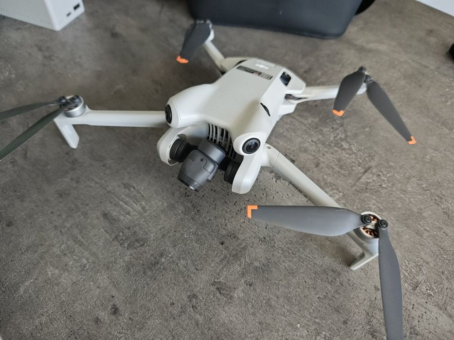 DJI Mini 4 Pro super zestaw 4 baterie, filtry, szkło hartowane