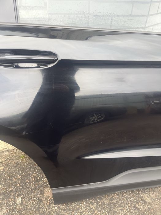 Двері задні праві   Ford Edge 2019 рік   Колір: UM (чорні)