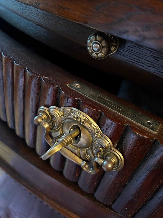 Stylowy kredens gdański dębowy – po renowacji, klasyk