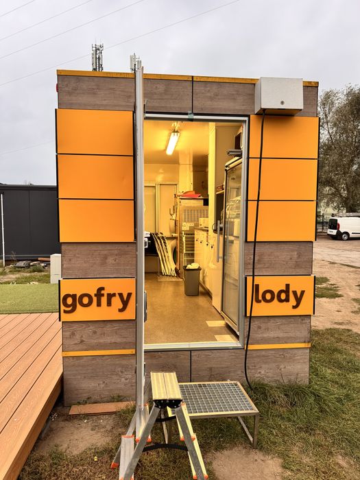 Przyczepa gastronomiczna lody gofry niewiadów