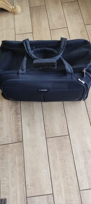 Дорожная сумка с надписью "CANNES