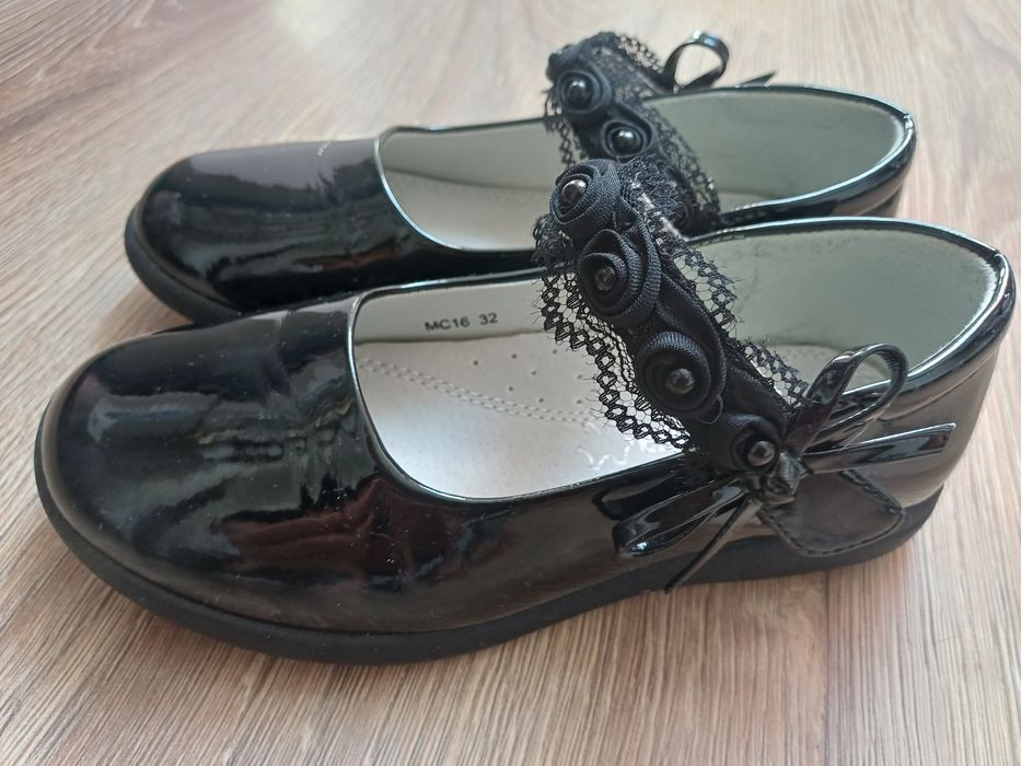 Balerinki, lakierki, półbuty na rzep r.32 dziewczynka