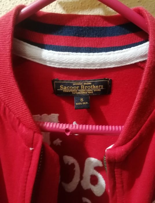 Casaco vermelho de rapaz da Sacoor