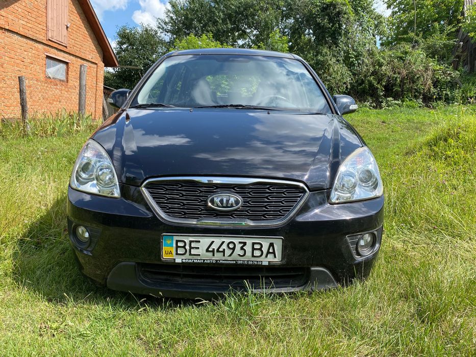 Kia Carens 2011 року