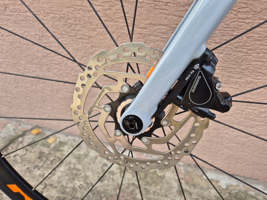 Rower szosowy Cube Attain Race disc, hydraulika, Shimano Tiagra