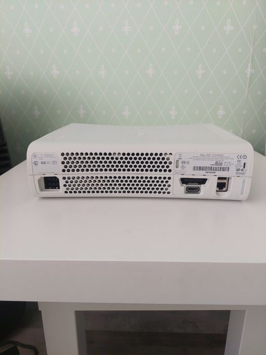 Приставка ікс бокс 360 xbox працююча гарний стан