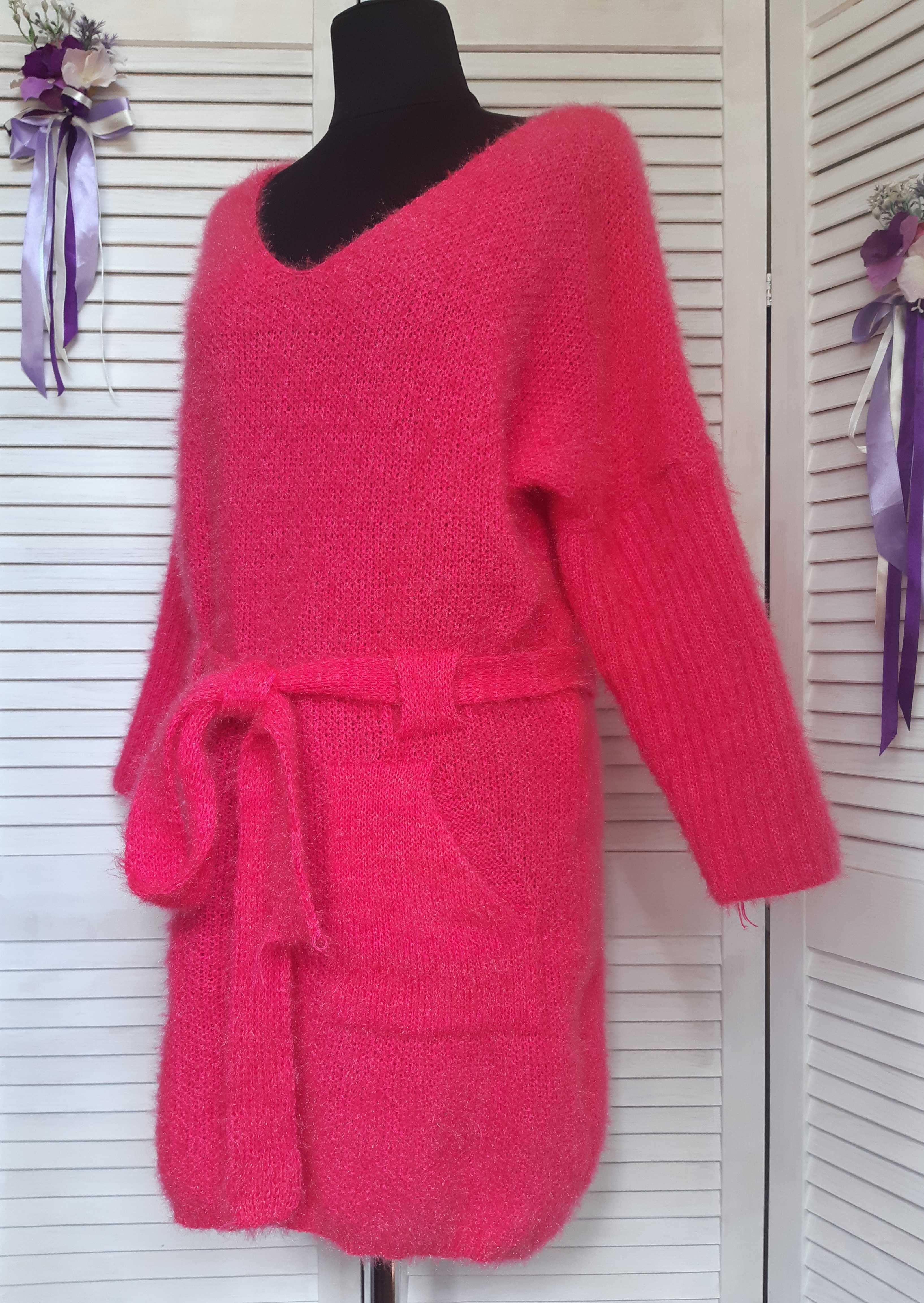 Стильное яркое розовое вязанное мини платье свитер поясок мохер италия