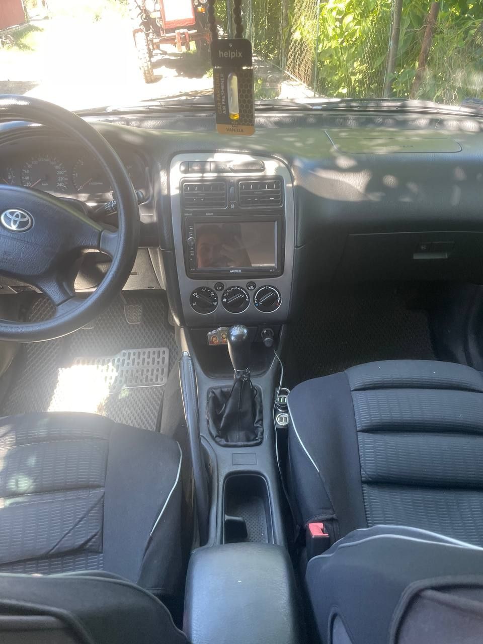 Тойота avensis 2003 рік
