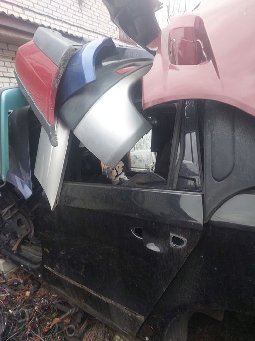 Продам задню частину VOLKSWAGEN PASSAT B6