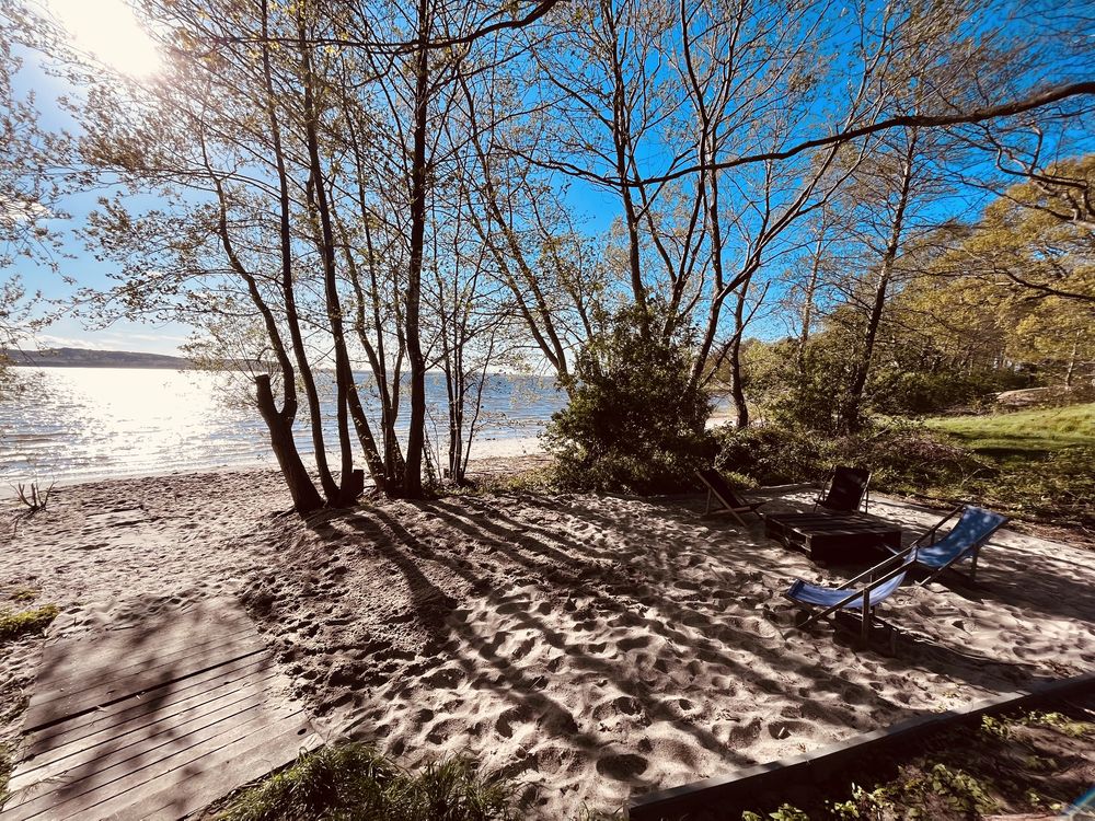 Domek Letniskowy nad jeziorem Żarnowieckim z Jacuzzi, 1 linia brzegowa