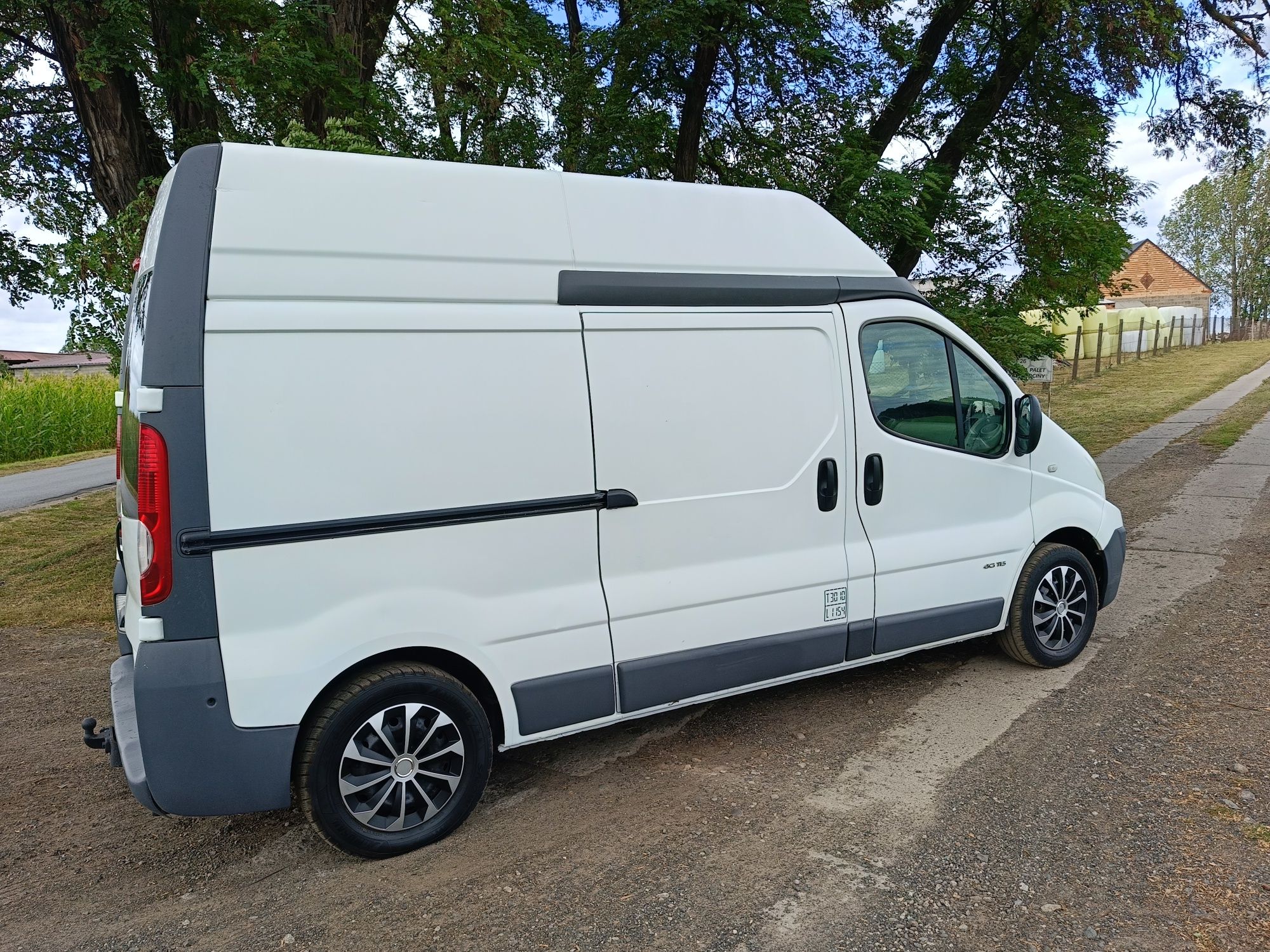 Renault Trafic Long L2H2 Wysoki 2.0 DCi 115 KM Vivaro Webasto Hak