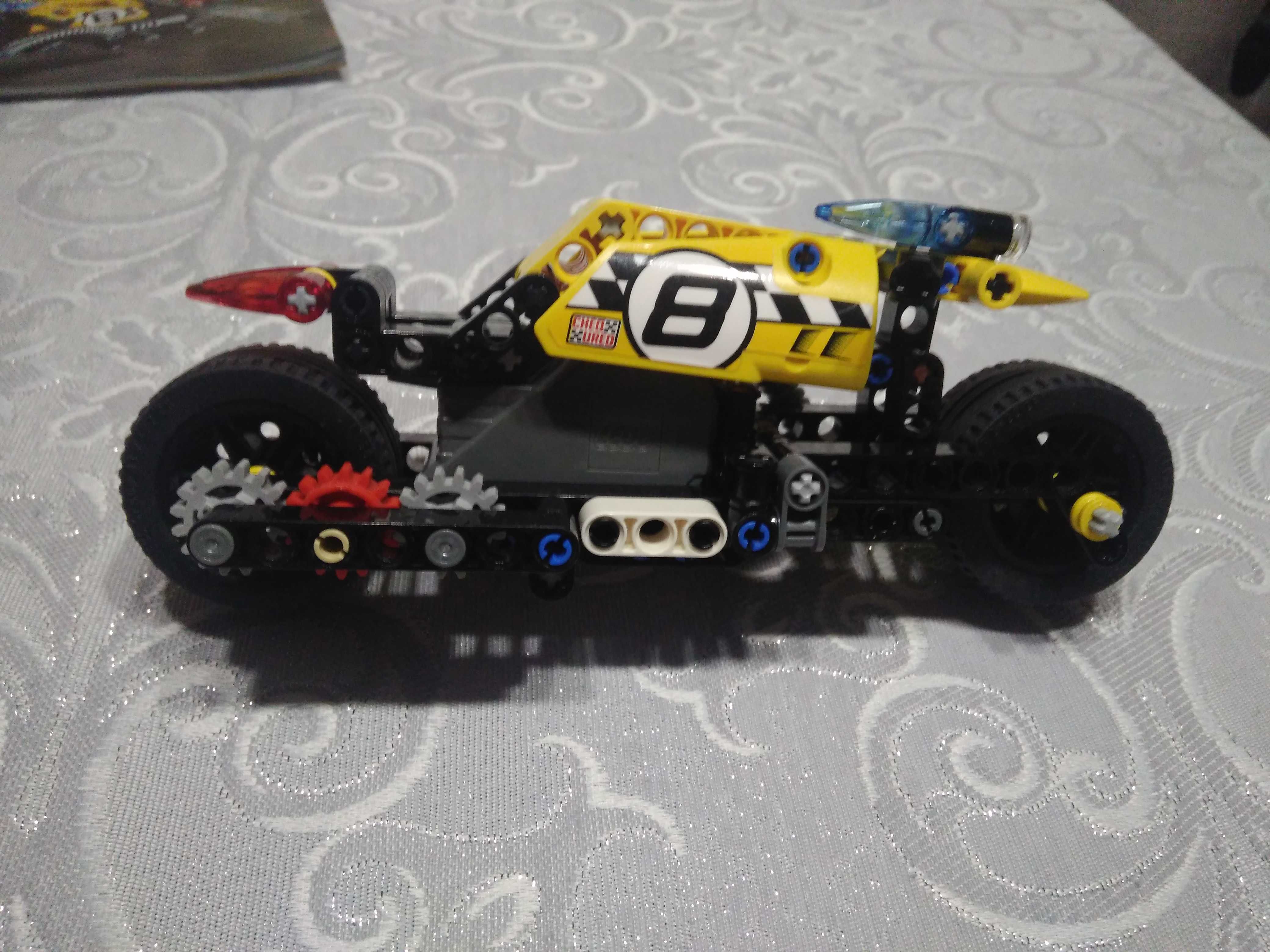 klocki LEGO technic nr 42058 motocykl kaskaderski pull back