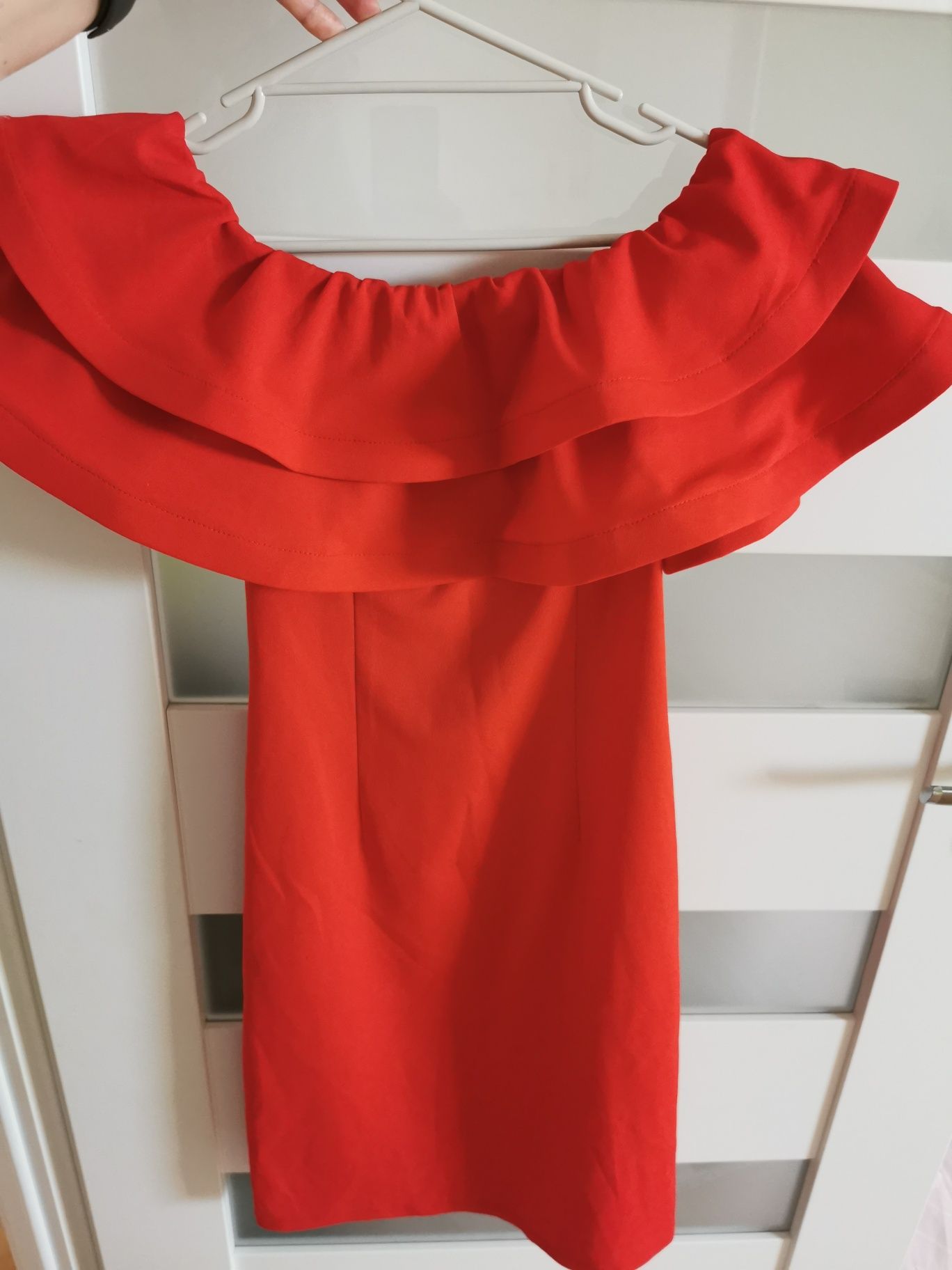 Piekna czerwona sukienka hiszpanka R. S