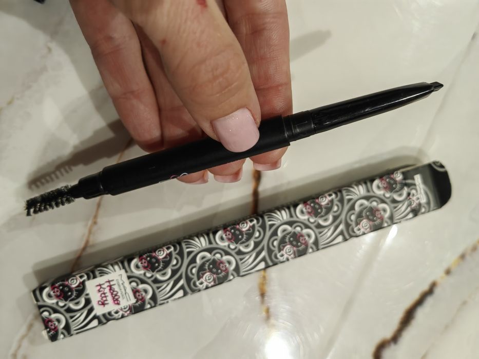 kredka do brwi i rzęs MAC