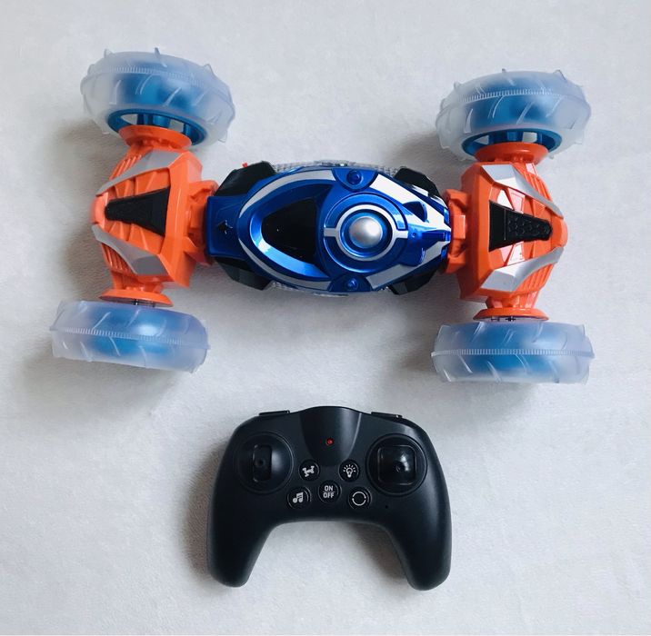 Машинка-перевертиш на пульті управління, світло, звук