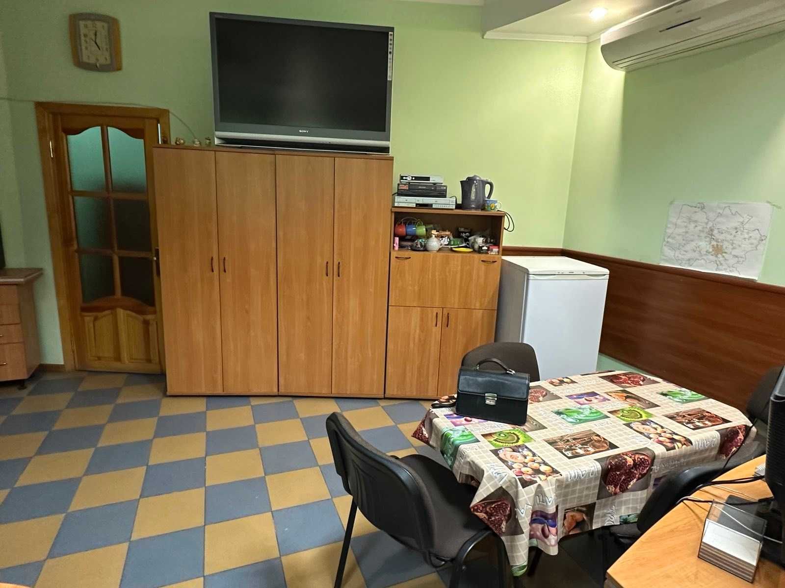 Продаж Офісних    меблів