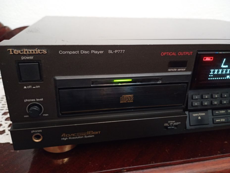 Leitor de CD Technics SL-P777