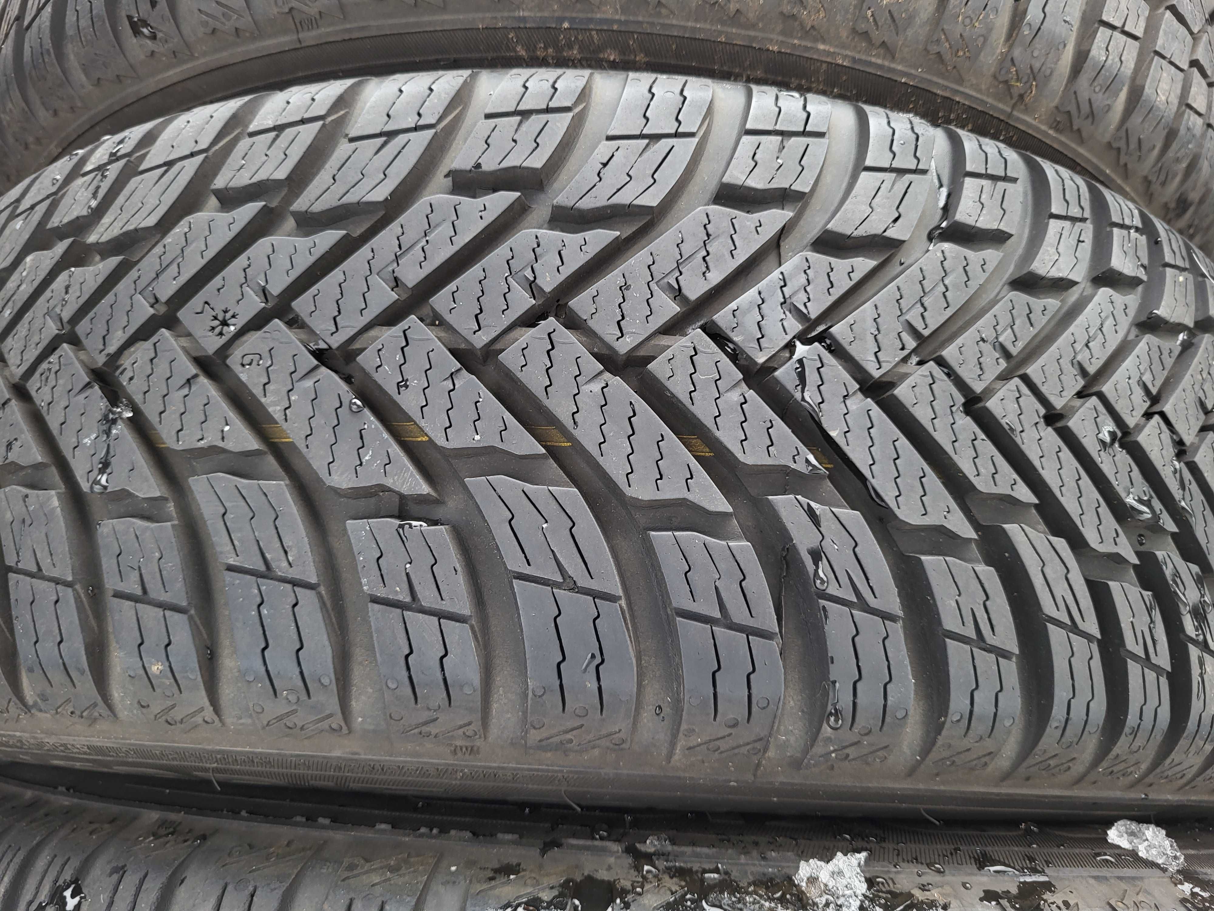 Komplet opon Nokian Weatherproof 185/60r15 88H XL