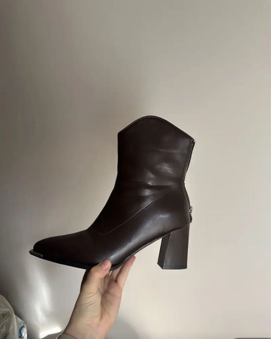 Черевики жіночі в асортименті