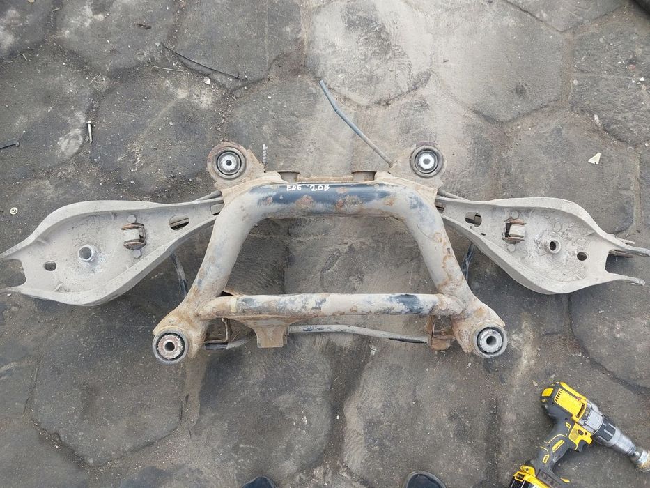 Belka zawieszenia BMW E46 Lift sedan sanki mocowanie dyfra wachacz prawy lewy tył tylny