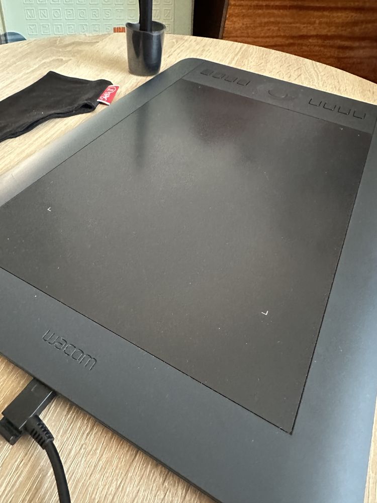 Графічний планшет Wacom Intuos Pro M