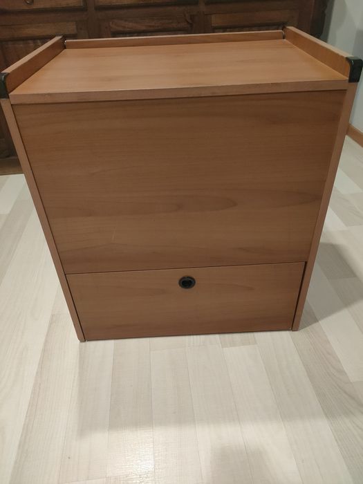 Mesa com ferro escondido