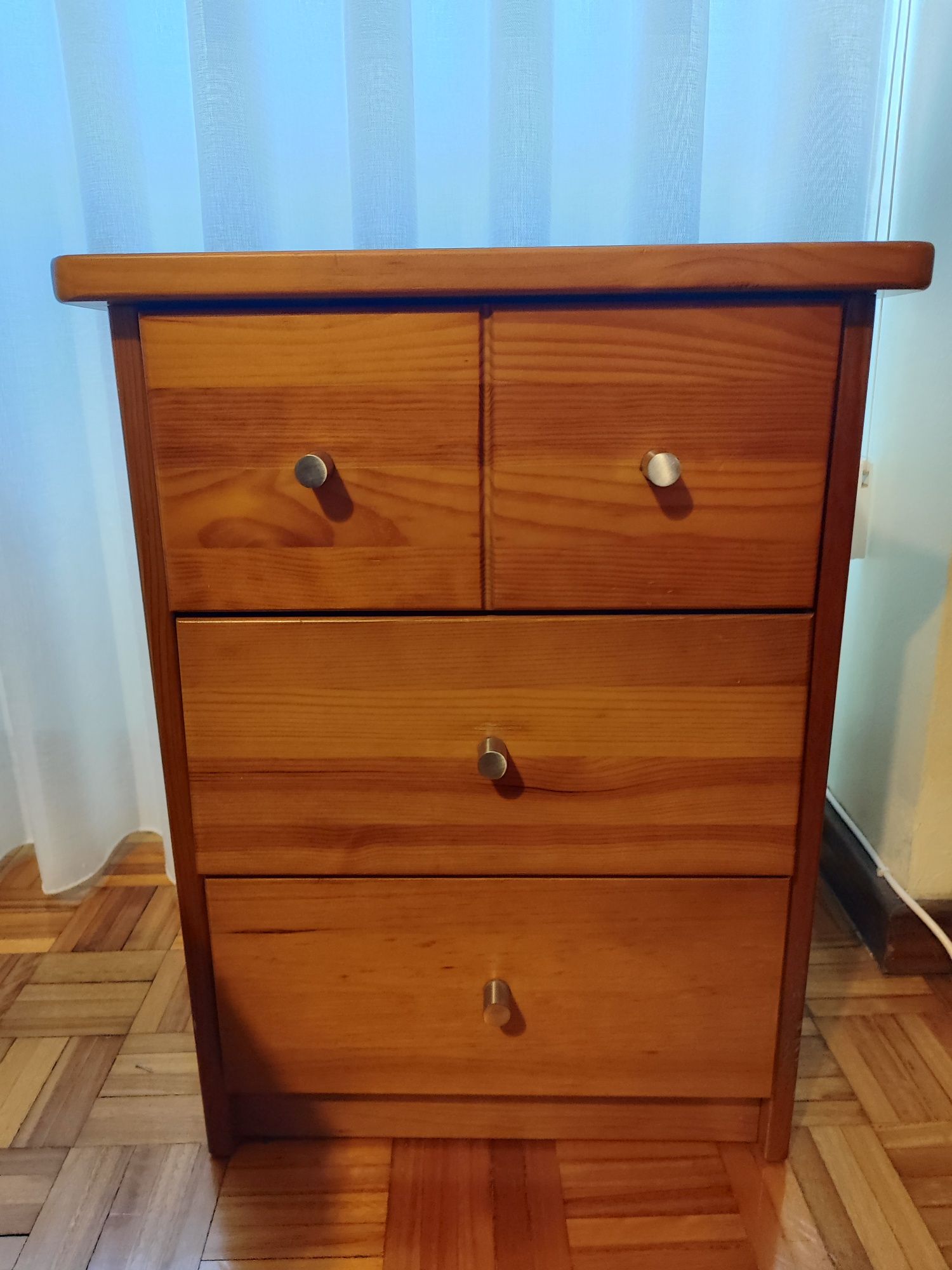 Quarto casal em madeira