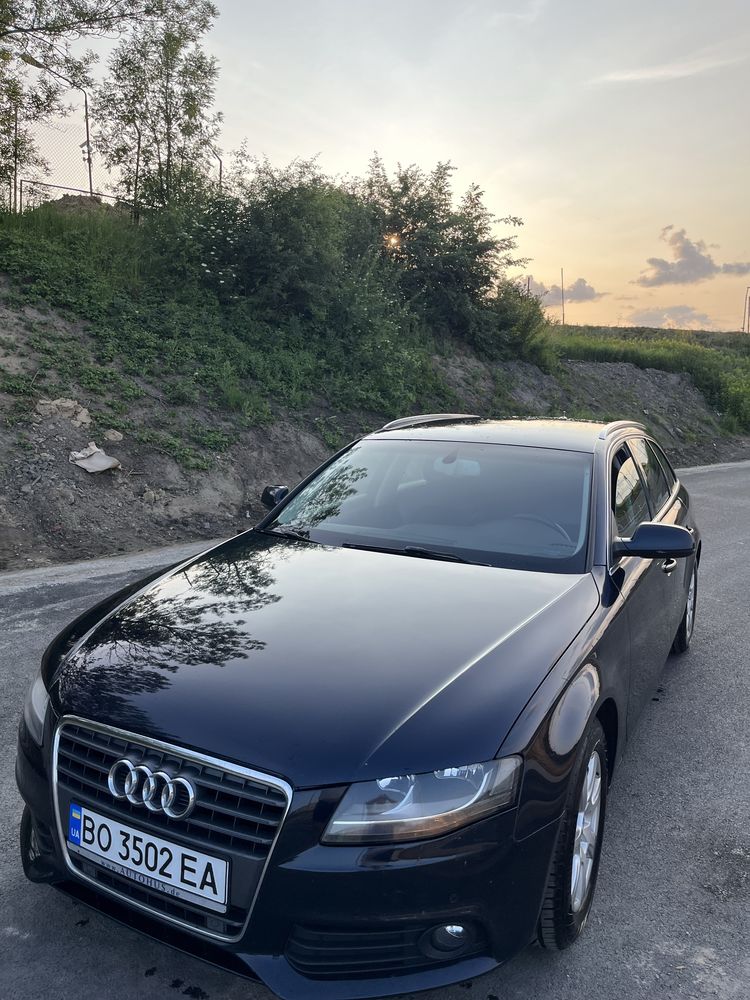 Продам audi a4 b8 !