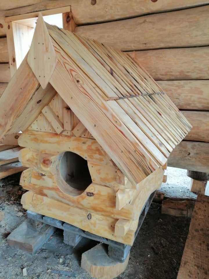 Buda , duża  gont osikowy. Ławka 130 cm akacjowe drewno