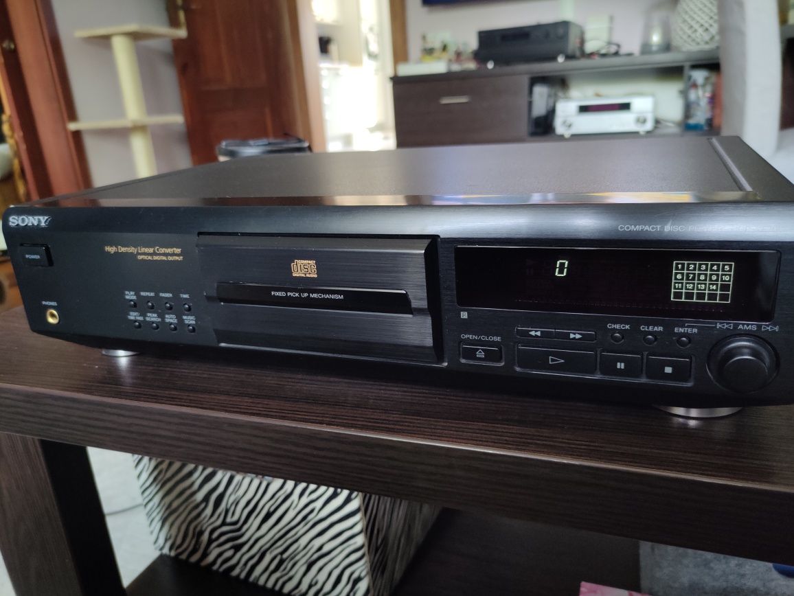 Odtwarzacz CD Sony CDP-XE 700