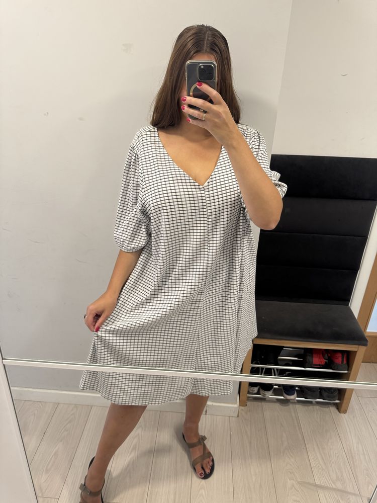 Biała sukienka w kratkę midi długa luźna oversize