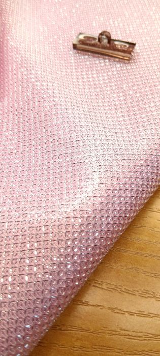 Lurex pudrowy róż – połyskująca tkanina premium  45 zł/mb