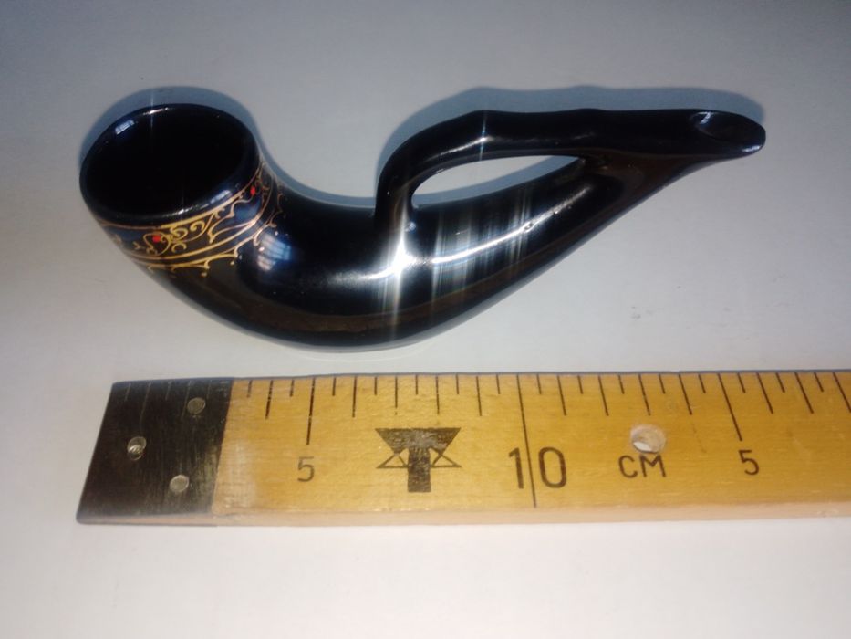 Продаються художні вироби зі скла та фарфору виробництва ГДР та СРСР.