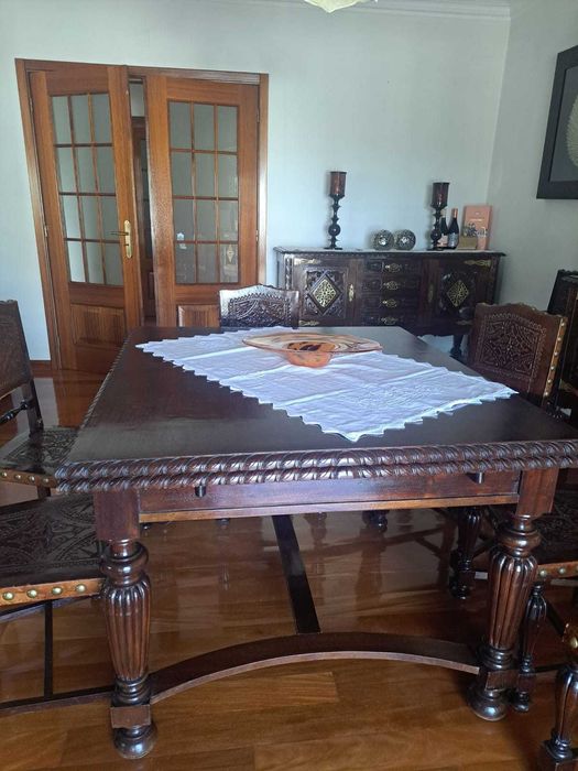 Mobília de sala de jantar, estilo renascença.