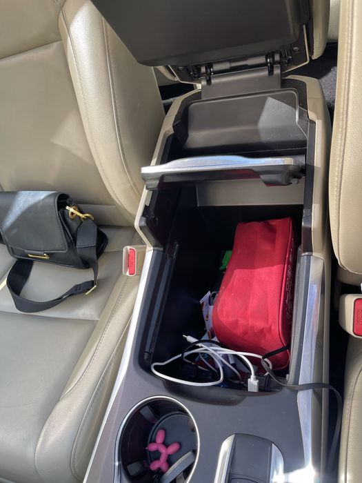 Автомобіль Acura MDX Акура