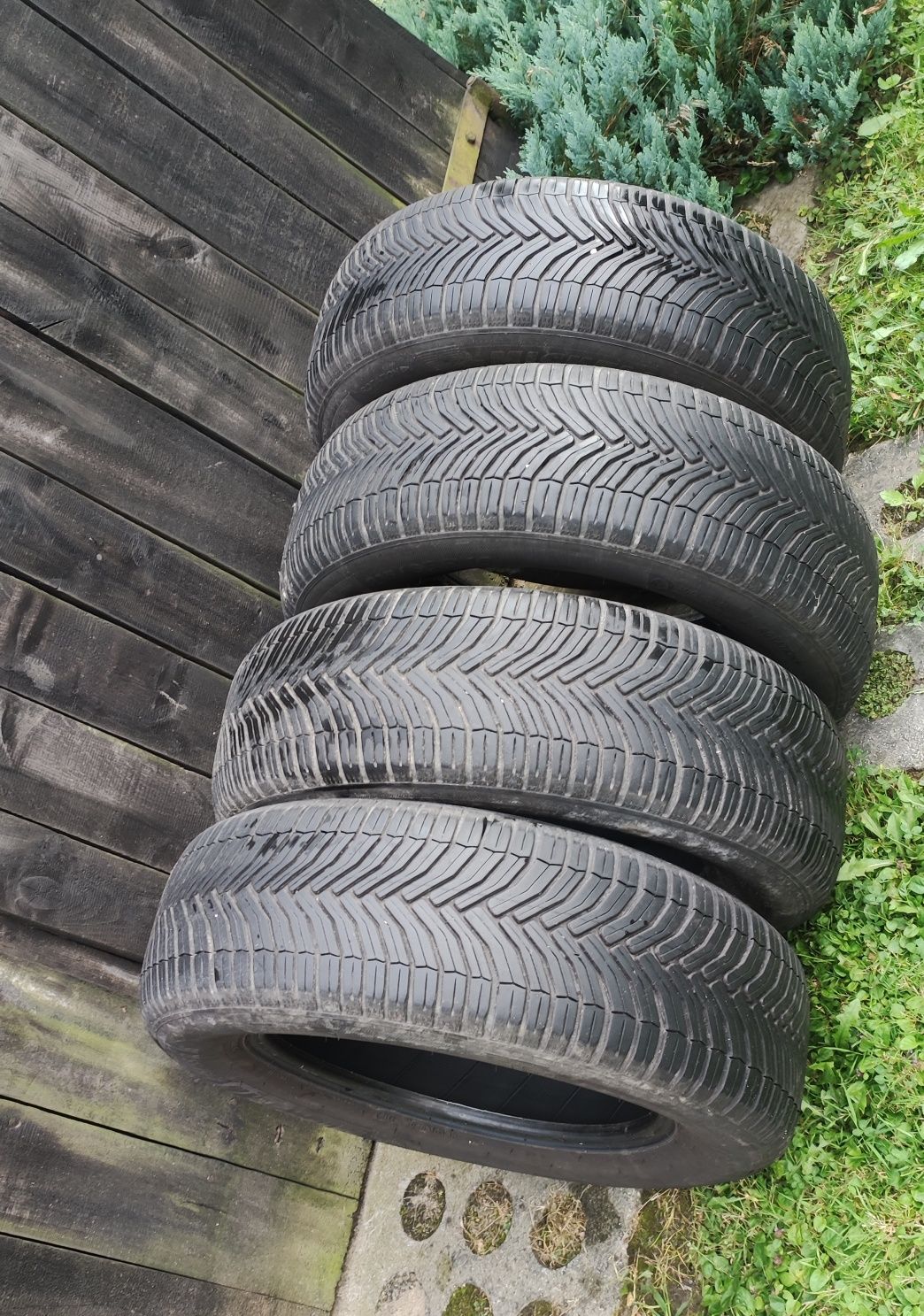 Opony wielosezonowe całoroczne Michelin Crosclimate + 215/65 / R16