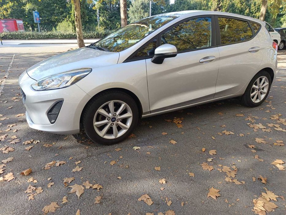 Ford Fiesta como novo.