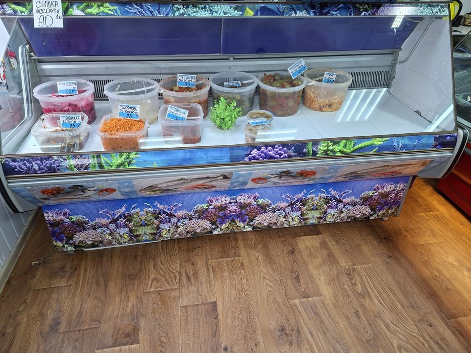 Продам  холодильную ветрину 2 метра