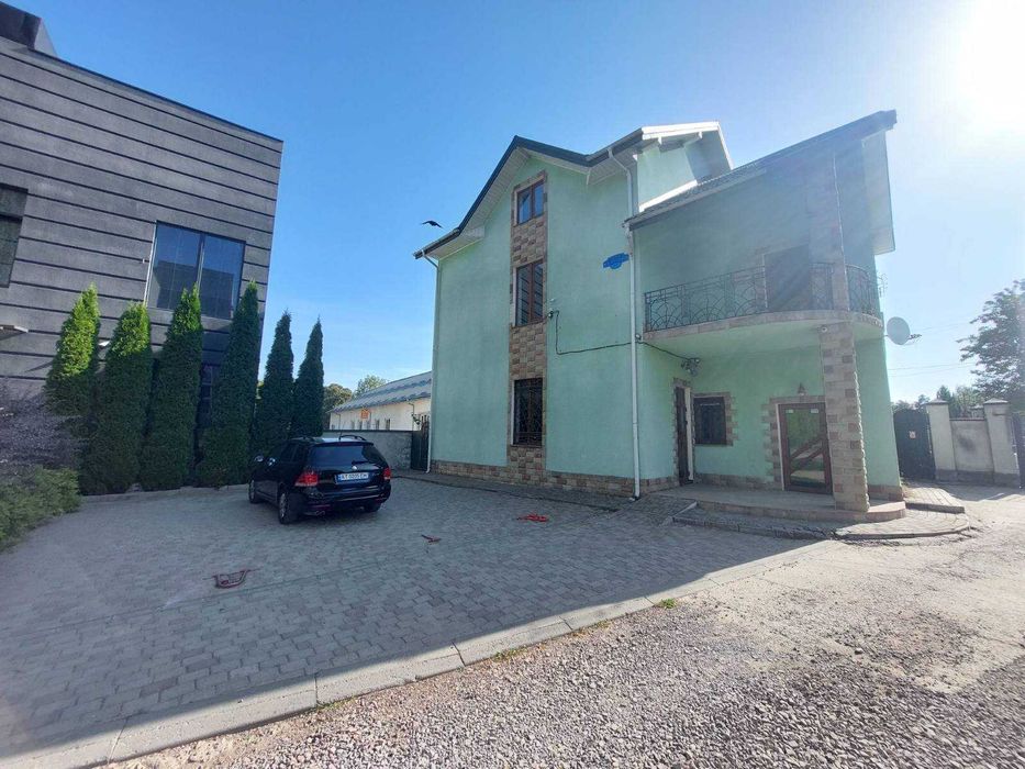 Продається комерція біля центральної дороги в м.Бурштин