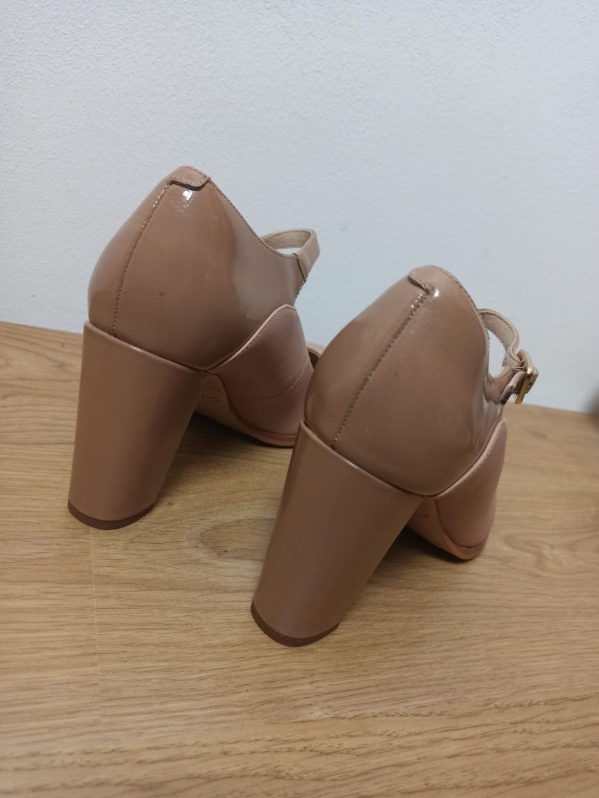 Clarks półbuty na obcasie słupku rozmiar 41.5,