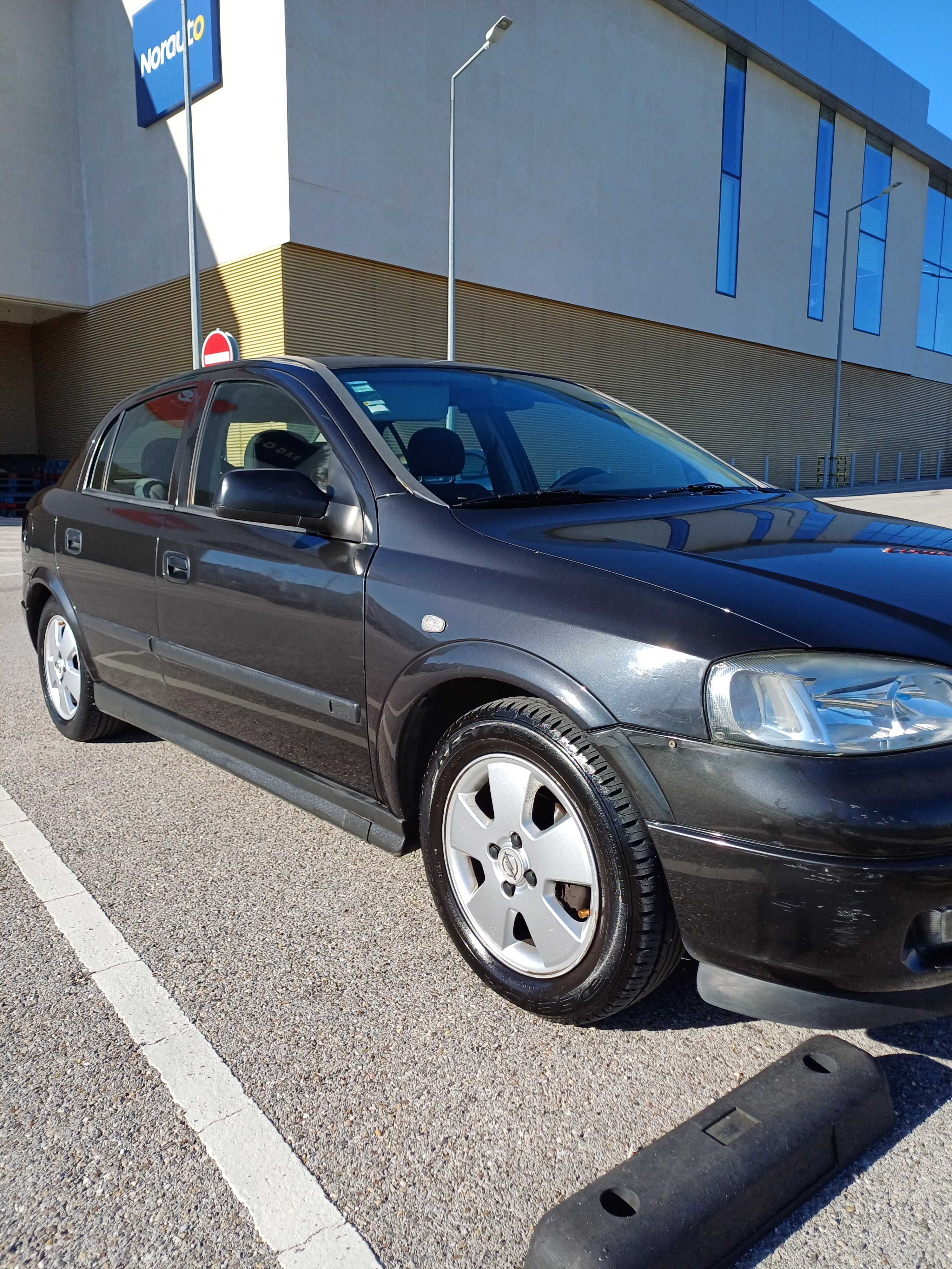 Opel Astra 2002.