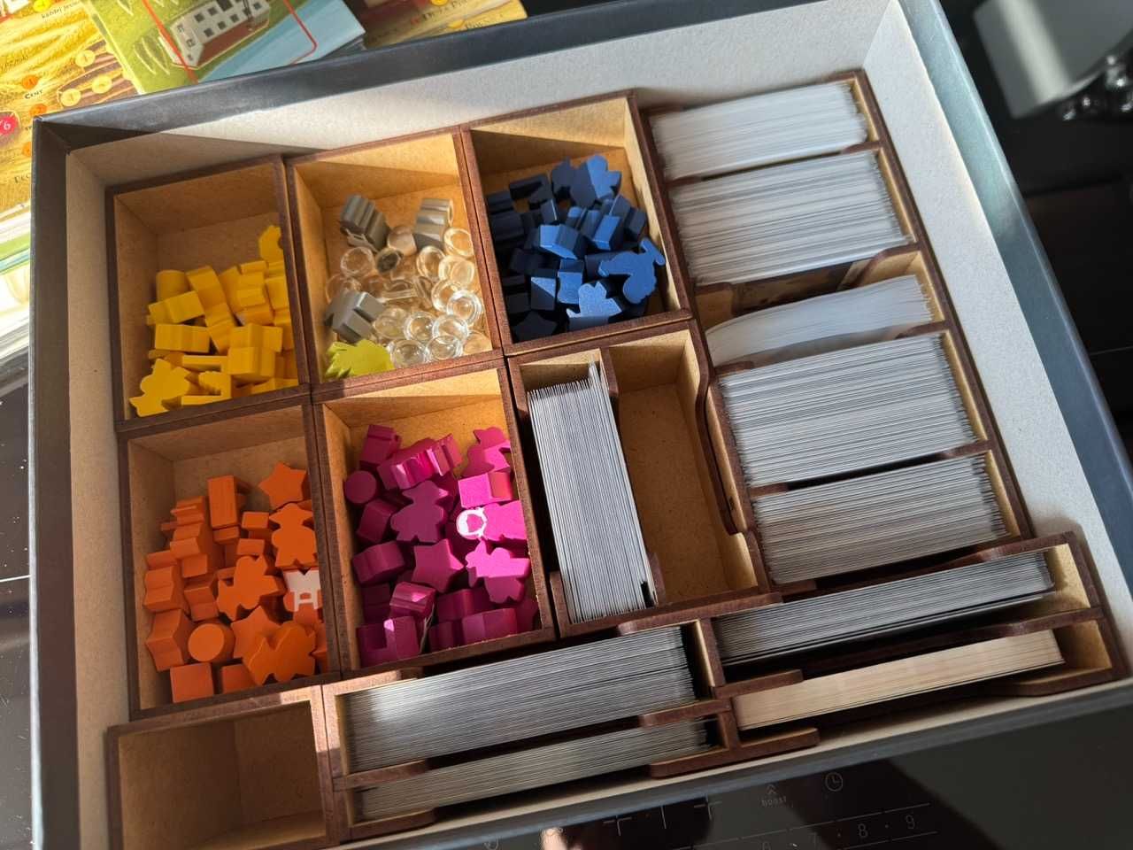 Viticulture + Toscana + More Visitors + monety + drewniany insert.